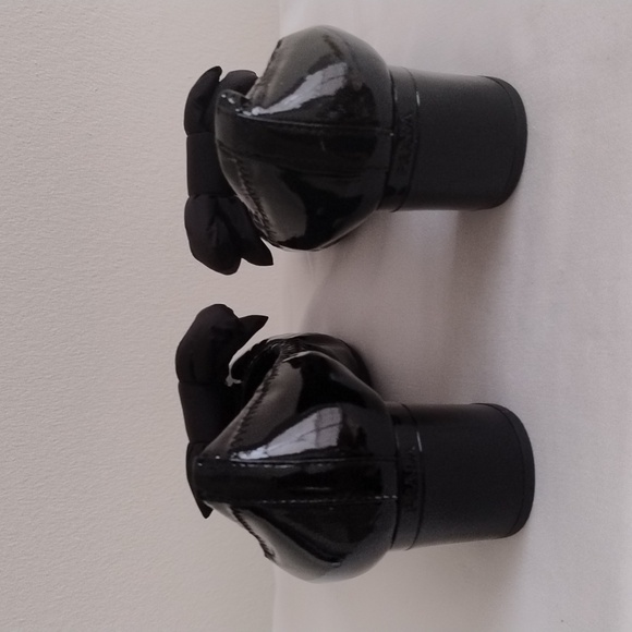 New Prada Women's patent leather logo bow shoes Sz 38.5 - 8.5 US - Picture 5 of 9